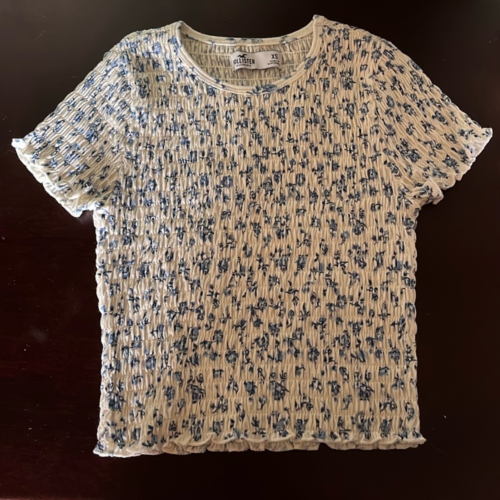 Blue and white cropped shirt size xs from Hollister